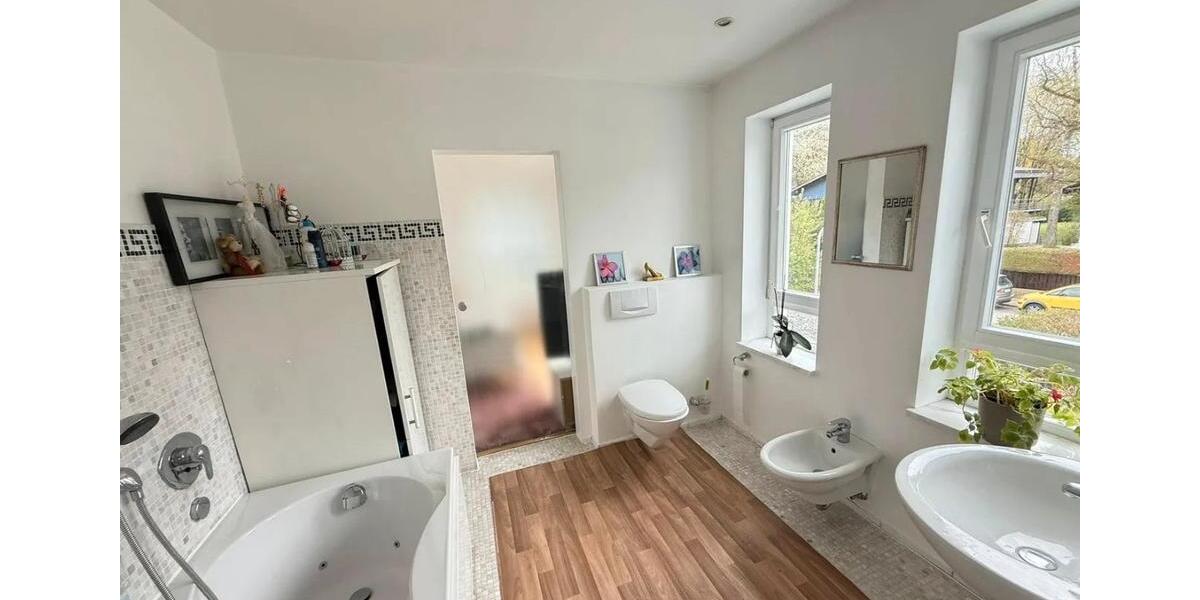Etagenwohnung München Bogenhausen - 6 Zimmer, 208 m&sup2;, 2.699.999&euro; | Angebot:26823817