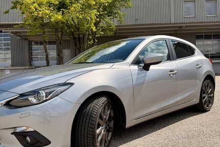 Mazda 3 61.459 km 11.599 &euro; München 80939