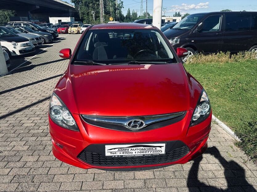 i30