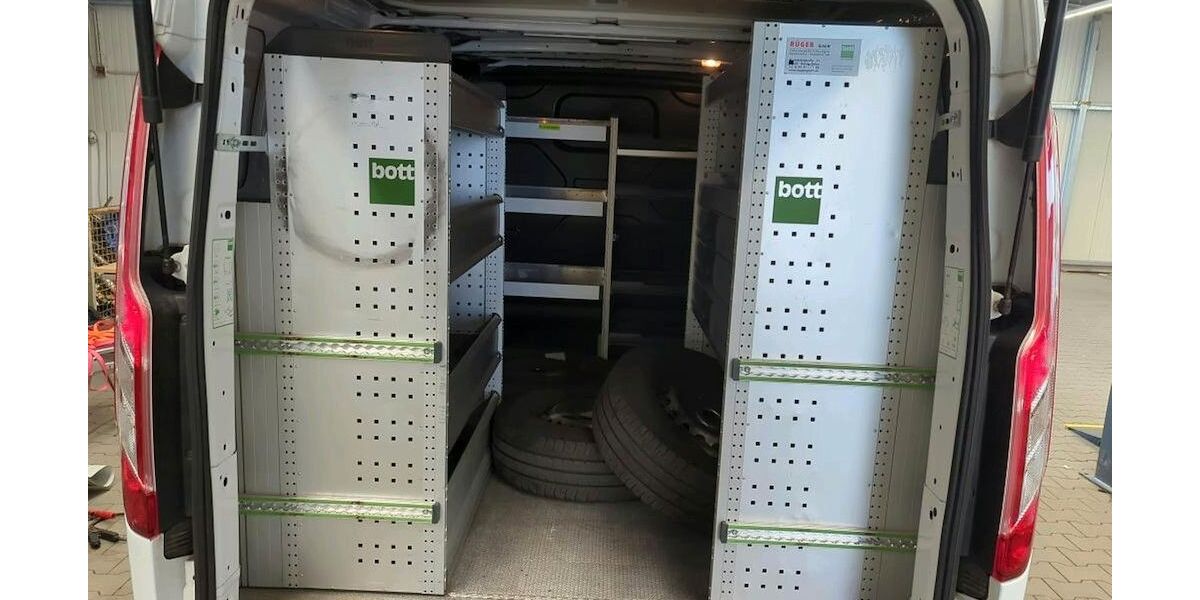 Ford Transit Custom 142.844 km 15.900 &euro; München 81825