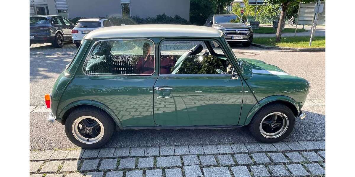 Rover MINI 110.000 km 26.499 &euro; München 81479