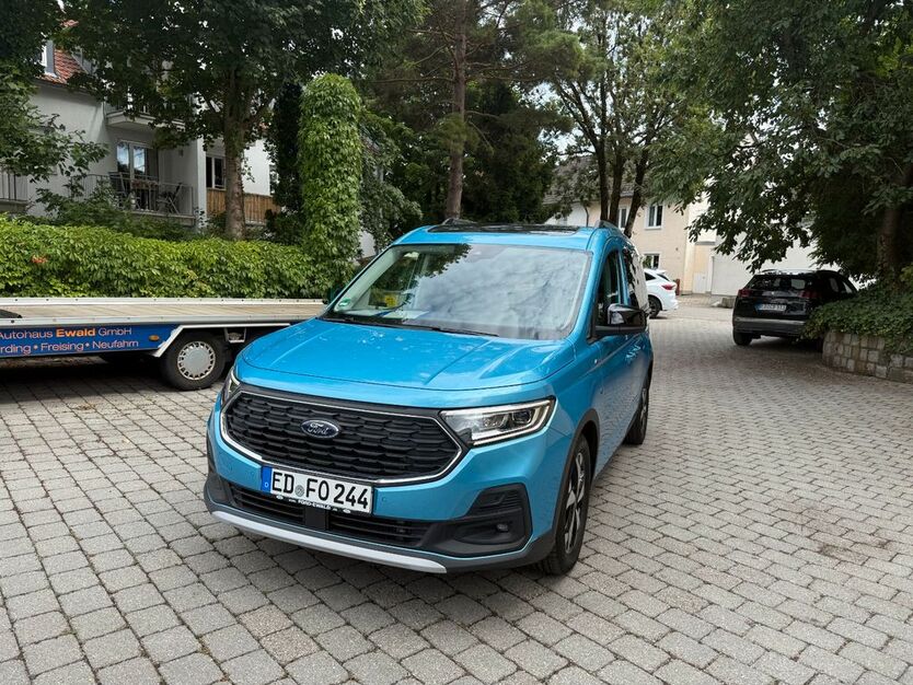 Ford Tourneo Connect 1.400 km 31.989 € Erding 85435