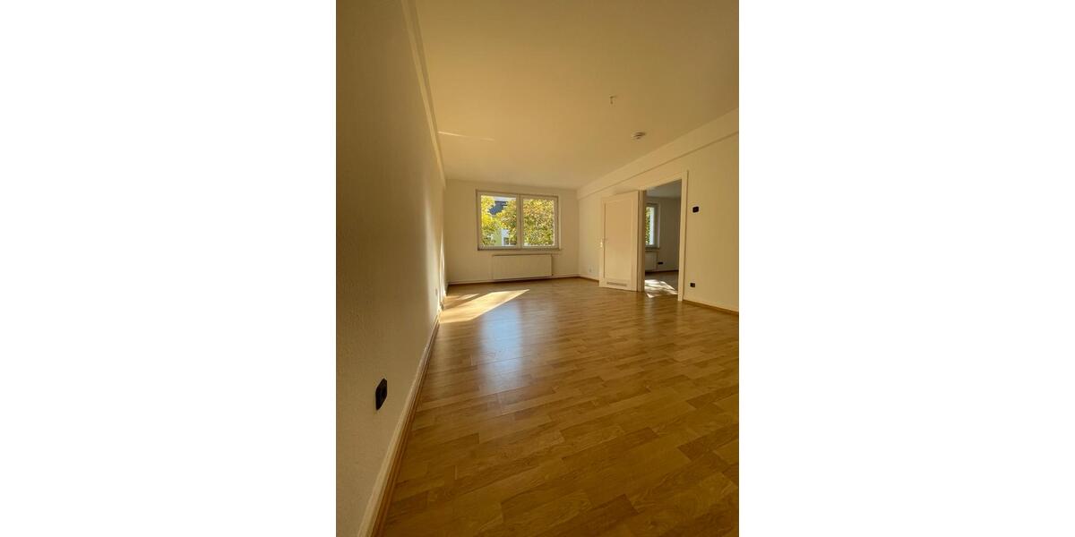 Ffm: 2-Zi-Whg (nicht WG) , 67 m² frisch renoviert, ggf Küche 2 zimmer