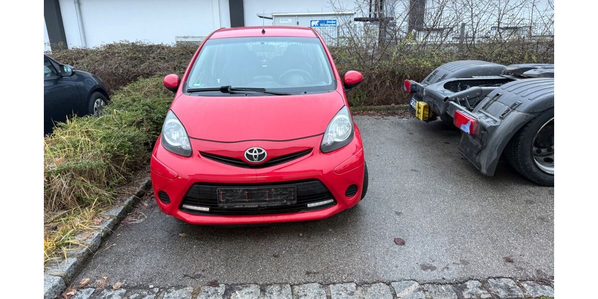 Toyota Aygo (X) 204.100 km 1.999 € Markt Schwaben 85570