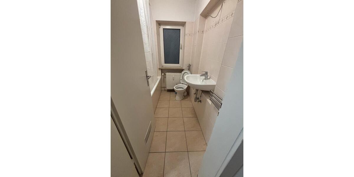 WG-Zimmer direkt an der Hochschule! 3 zimmer