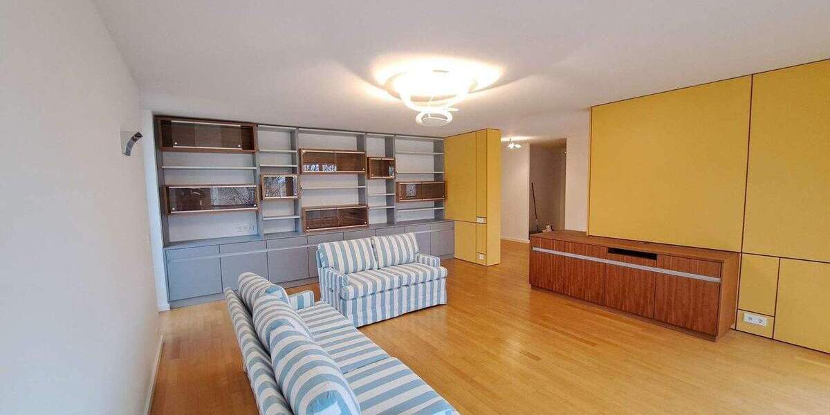 NEU... JETZT KOMMT FARBE INS SPIEL - RUHIGE LAGE - SONNIGE AUSSICHT 4 zimmer