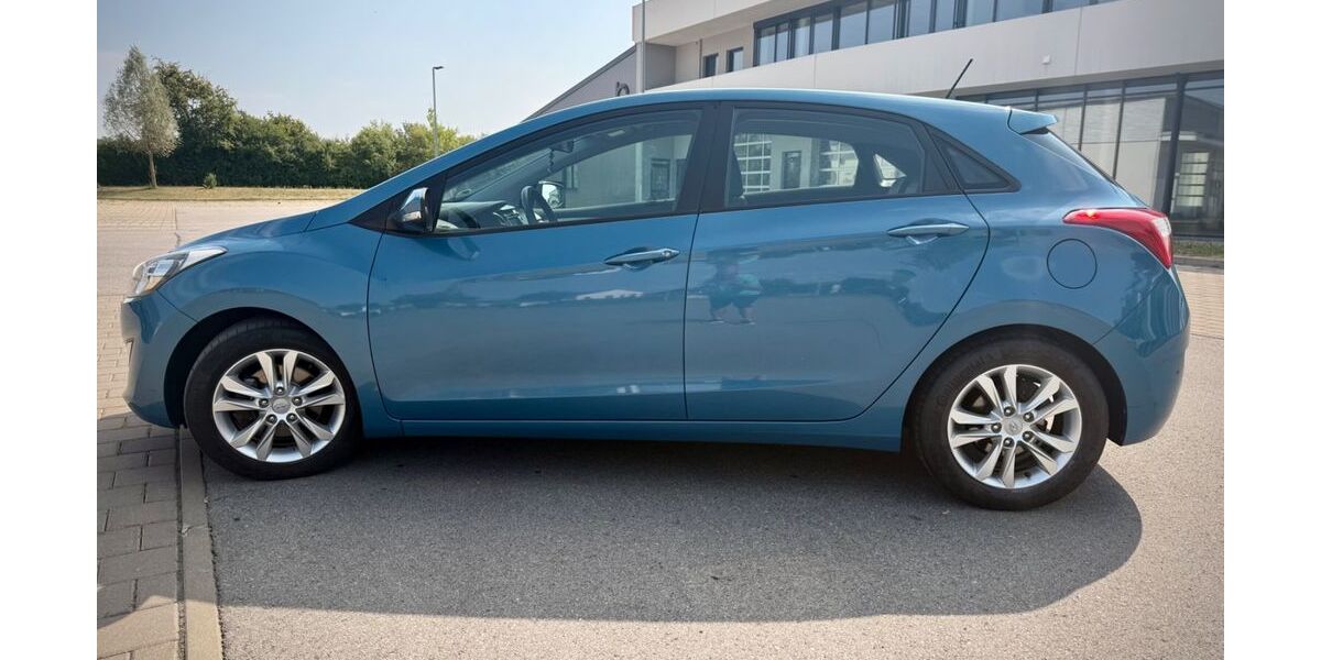 Hyundai i30 119.800 km 5.699 &euro; Erdweg 85253