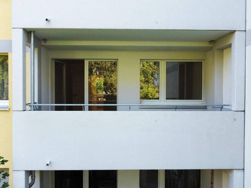 Helle 2,5-Zimmer-Wohnung mit großem Westbalkon - sofort bezugsfertig
