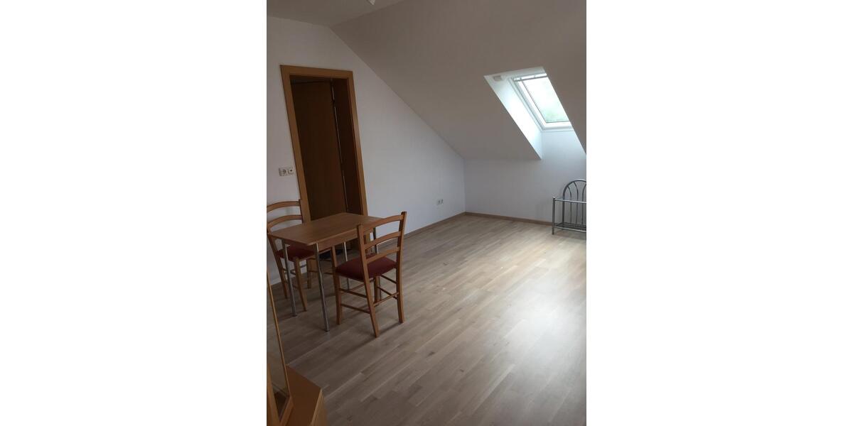 Dachgeschoßwohnung München Schwabing-Freimann - 1 Zimmer, 20 m&sup2;, 600&euro; | Angebot:26635814