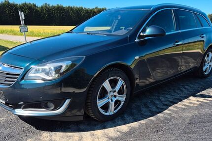 Opel Insignia 300.500 km 5.990 &euro; München 81545