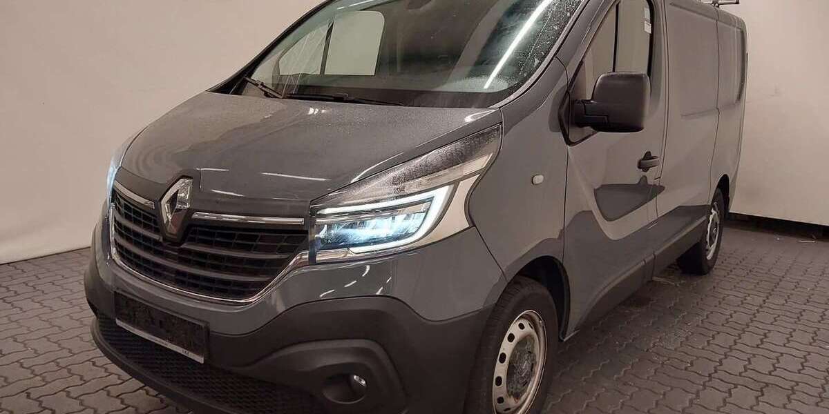 Renault Trafic 52.000 km 17.990 &euro; München 81829