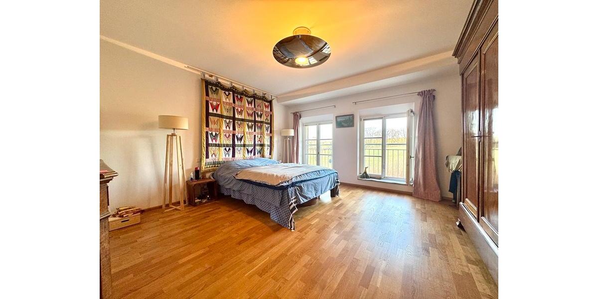 Dachgeschoßwohnung Oberpframmern - 3.5 Zimmer, 225 m&sup2;, 2.900&euro; | Angebot:26165292