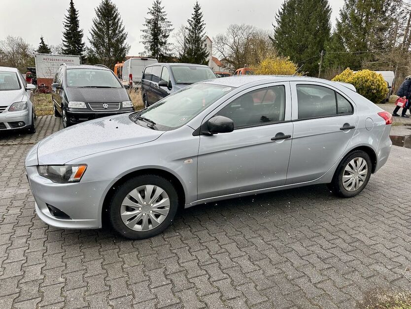 Mitsubishi Lancer 122.000 km 5.980 € München 81827