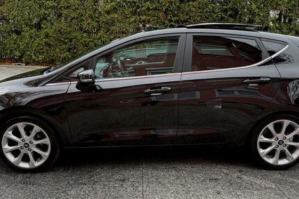 Ford Fiesta 51.000 km 12.980 &euro; München 81827