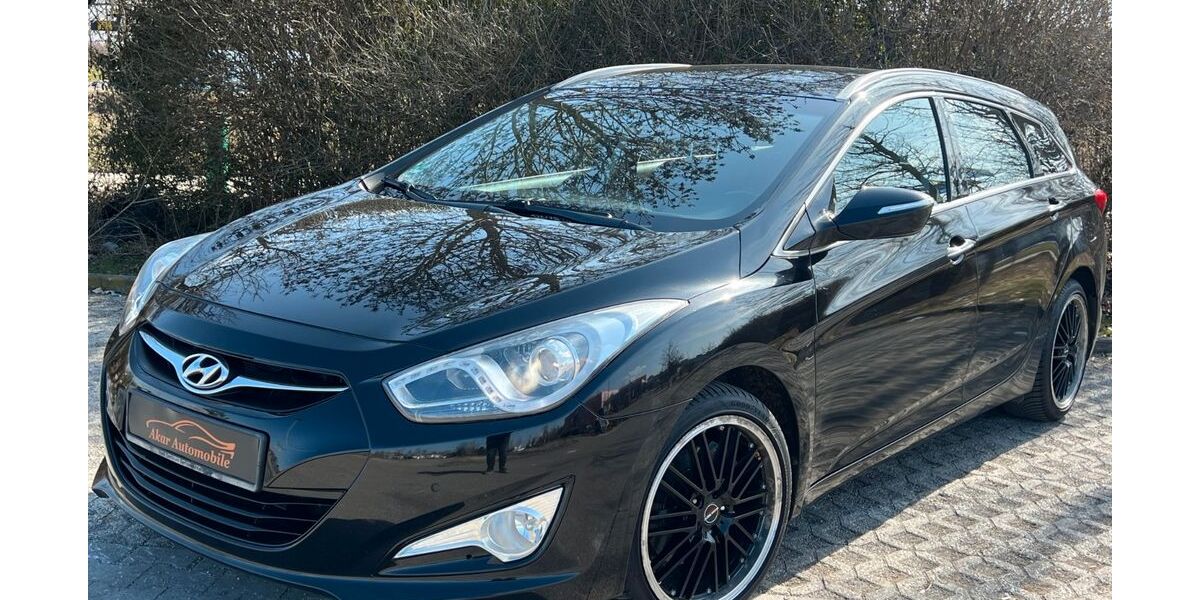 Hyundai i40 129.000 km 8.990 &euro; München 81243