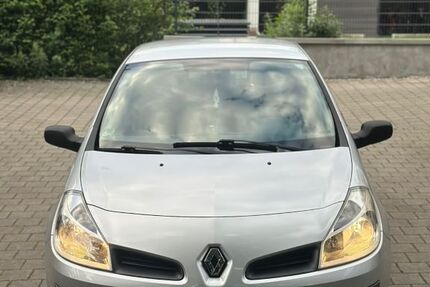 Renault Clio 118.000 km 2.600 &euro; München 81369