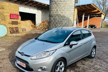 Ford Fiesta 190.000 km 2.999 € Neufahrn 85375