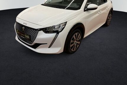 Peugeot 208 30.000 km 14.690 &euro; München 81673