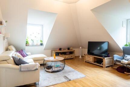 Attraktive 3-Zimmer Wohnung mit Balkon, Küche und Einbauschränken zimmer