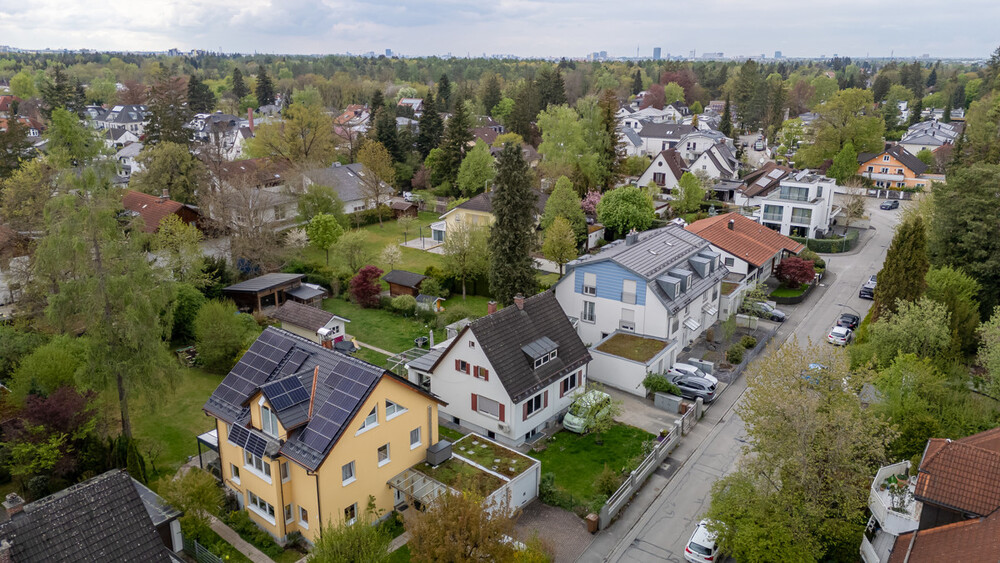 Großzügiges, ca. 967 qm Grundstück mit Altbestand in bester Lage von Waldtrudering zimmer