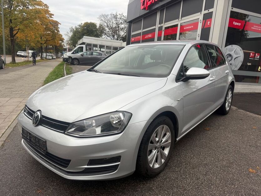 VW Golf 240.000 km 5.900 € München OT Trudering-Riem 81825