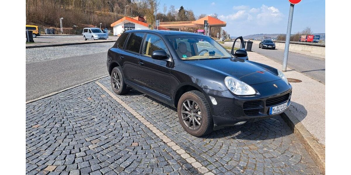 Porsche Cayenne 186.000 km 7.900 &euro; München 81249