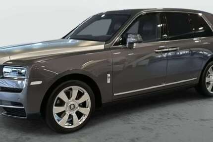 Rolls Royce Cullinan 21.035 km 302.260 &euro; Baierbrunn 82065