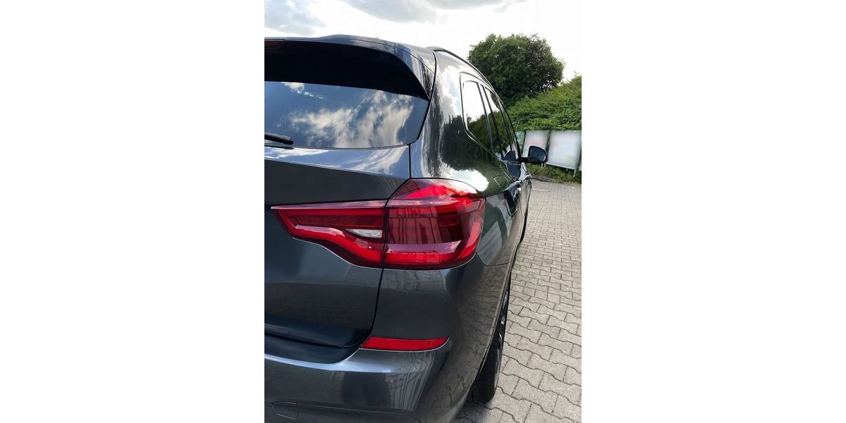 BMW X3 178.000 km 24.900 &euro; München 81677
