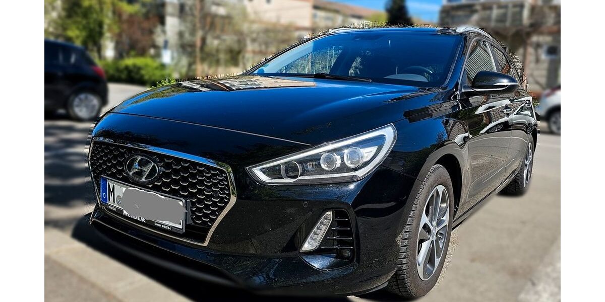 Hyundai i30 137.300 km 12.650 &euro; München 81476