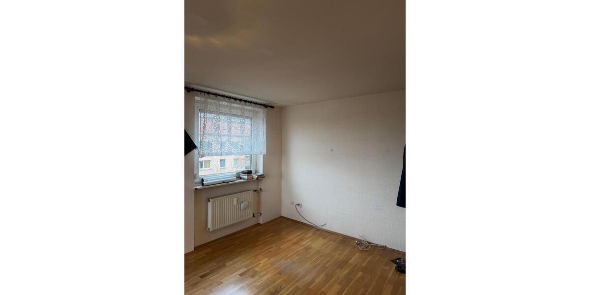 4 Zimmer Wohnung mit Einbauküche und Loggia - 85m² 4 zimmer