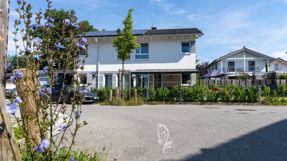 Modernes Architektenhaus mit A+ Energieeffizienz und großzügigem Raumangebot - Einfamilienhaus Ebersberg | Angebot:26992684