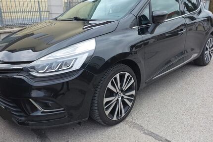Renault Clio 101.700 km 10.350 &euro; München 81827