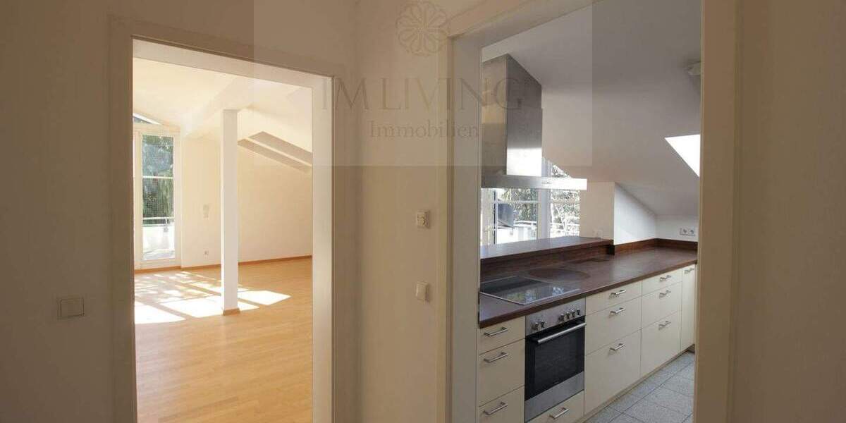 Etagenwohnung Unterhaching - 2 Zimmer, 93 m&sup2;, 1.750&euro; | Angebot:25688734