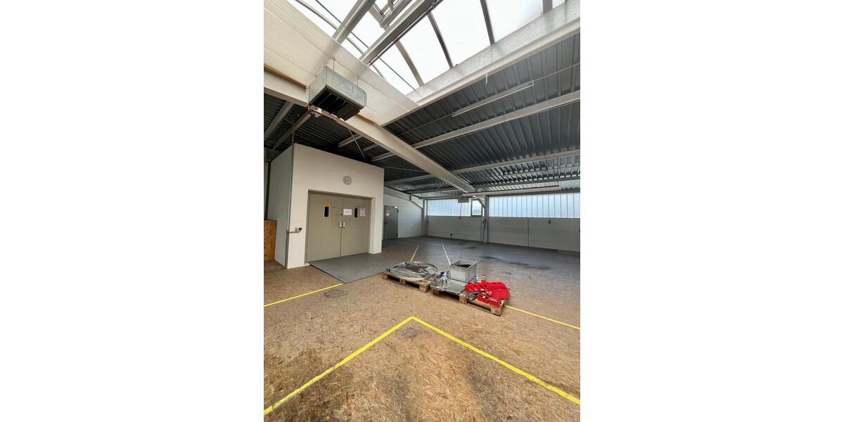 Gewerbeobjekt Putzbrunn - 6&euro; | Angebot:26357783