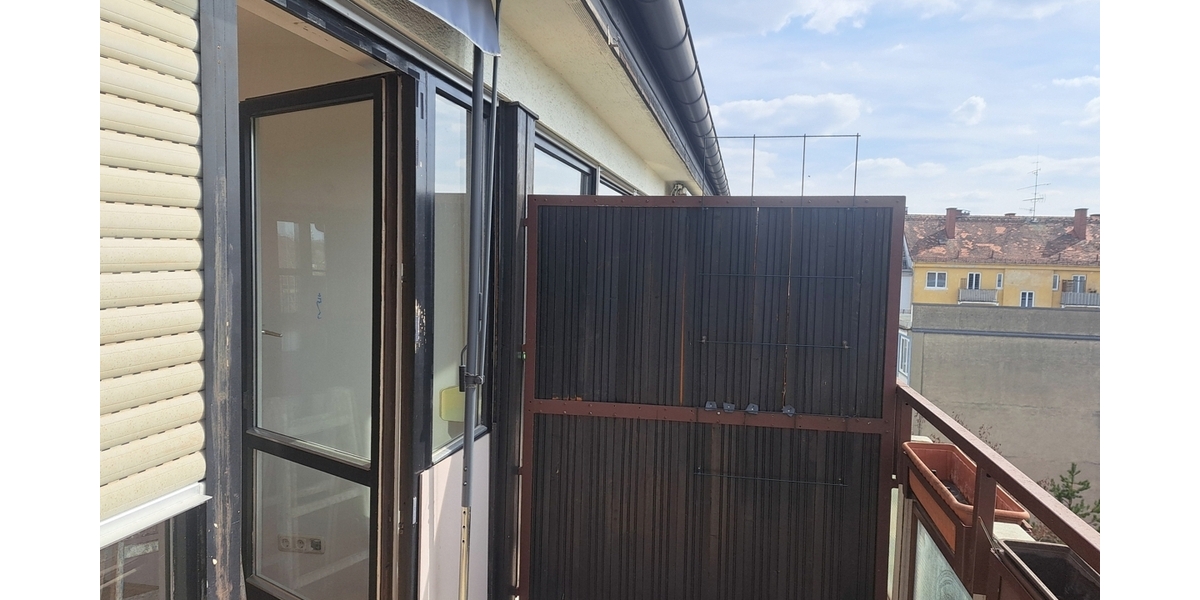 Helle 3-Zimmer-Wohnung in der obersten Etage in Neuhausen am Olympiapark-Süd - Etagenwohnung München Moosach | Angebot:25918911