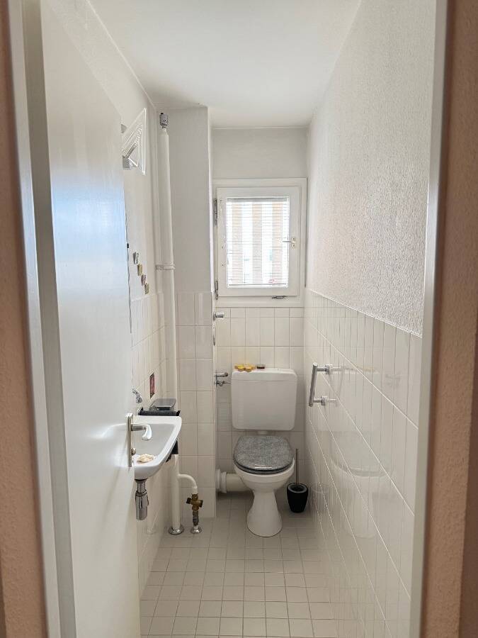 WEIGERT: 3-Zimmer-Wohnung mit Loggia & TG-Stellplatz in Aubing