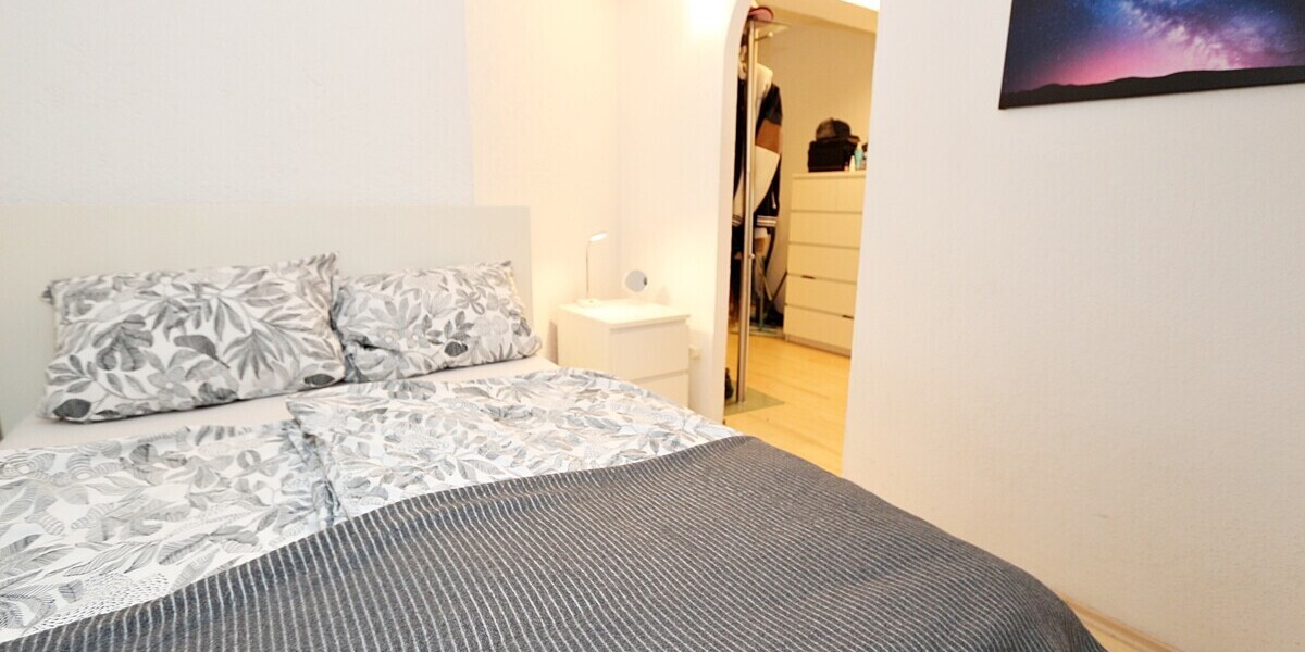 EUR EUR TOP - RENDITE EUR EUR ** möbliertes APARTMENT im Dachgeschoss ** !! VOLLTREFFER !! in Trudering - Wohnanlage München Trudering-Riem | Angebot:26198534
