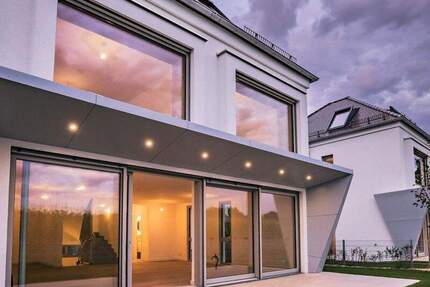 Einfamilienhaus inkl. 3 TG Einzelstellplätzen, niedrige Nebenkosten und möglicher Einliegerwohnung 6 zimmer