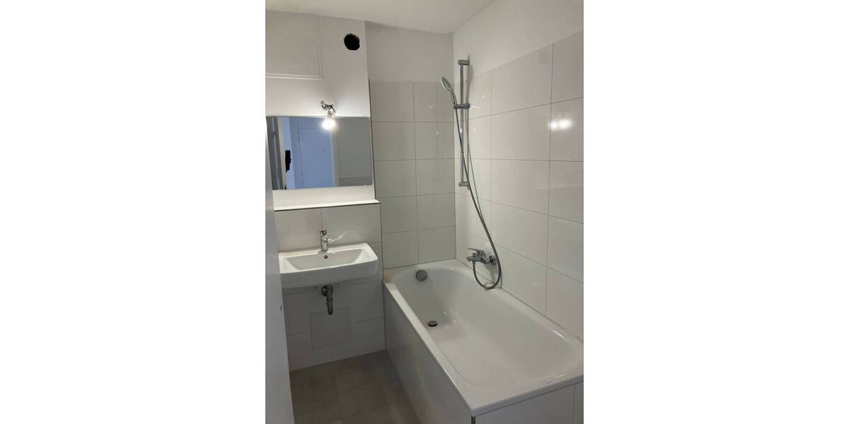 Etagenwohnung München Bogenhausen - 4 Zimmer, 89 m&sup2;, 1.850&euro; | Angebot:26878989