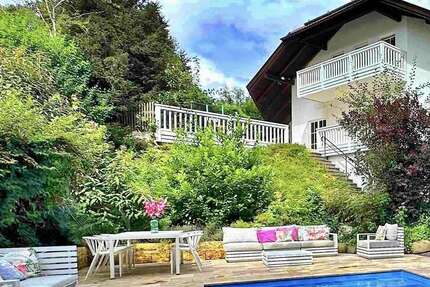 Haus zum Mieten in Berg 7.500 € 400 m² 8 zimmer