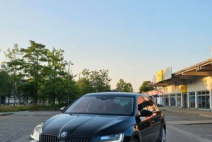 Skoda Superb 138.000 km 19.000 &euro; München 80933