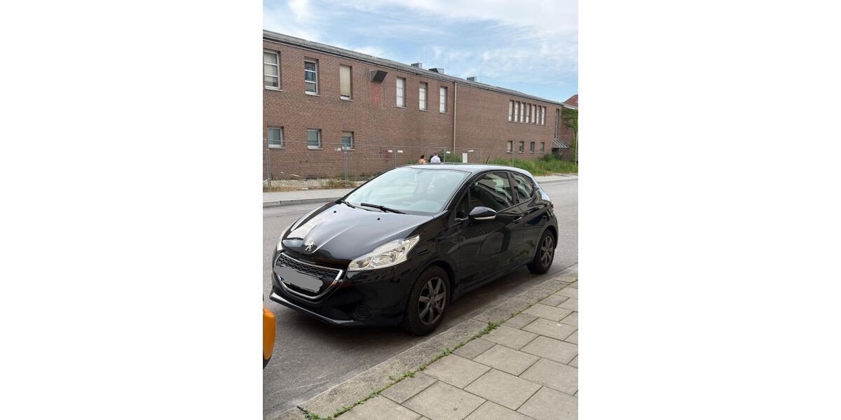 Peugeot 208 101.327 km 4.900 &euro; München 80992