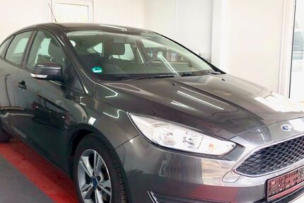 Ford Focus 89.700 km 7.950 &euro; München 81825