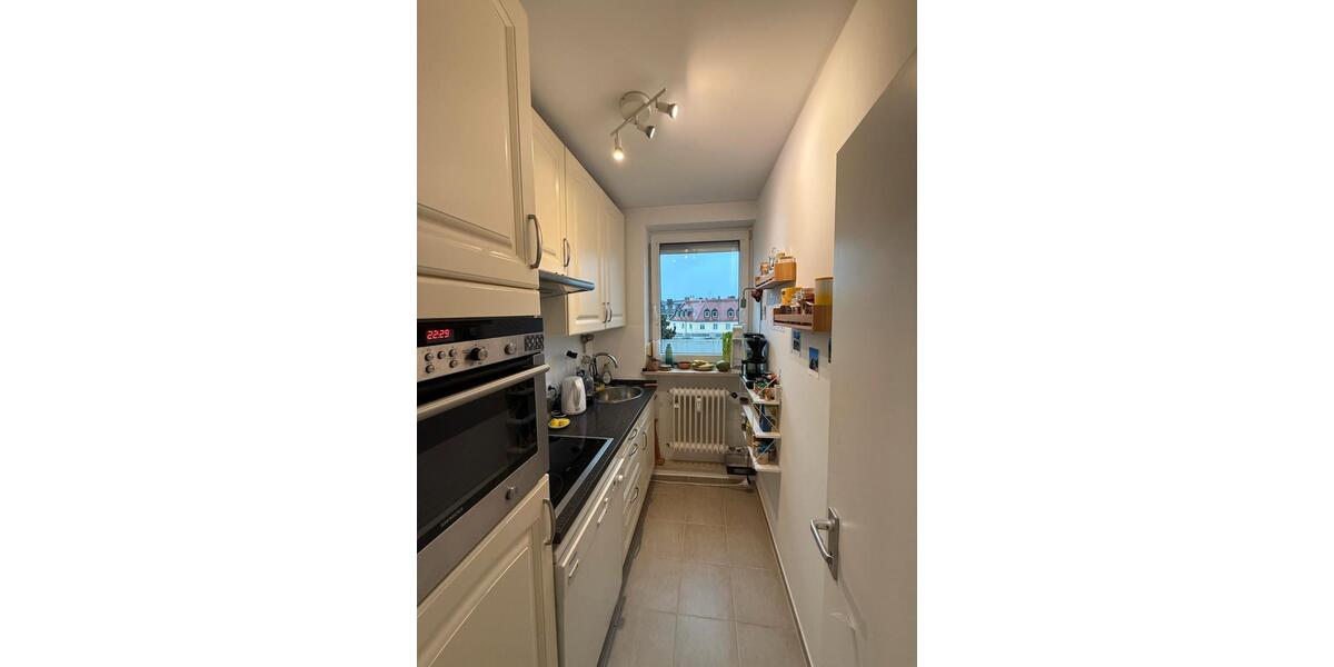 Dachgeschoßwohnung München Maxvorstadt - 1 Zimmer, 38 m&sup2;, 1.300&euro; | Angebot:26234779