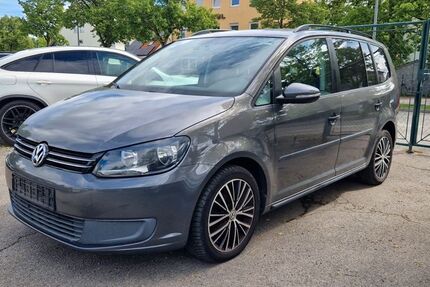 VW Touran 262.403 km 3.000 &euro; Fürstenfeldbruck 82256