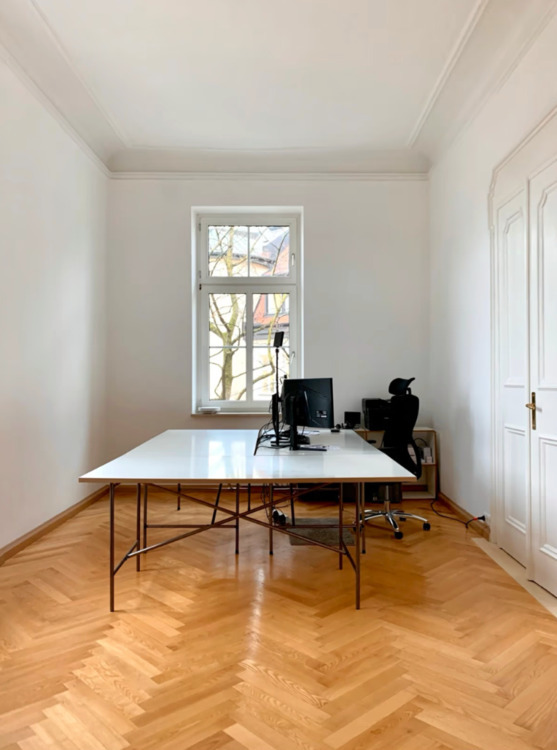 2x Schreibtischplätze in Altbaubüro Kreativagentur - All-in-Miete