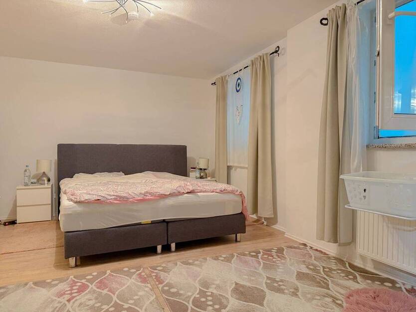 *** schöne 4-Zimmer-GartenWohnung in ruhiger und idyllischer Lage in Aubing mit Stellplatz ***
