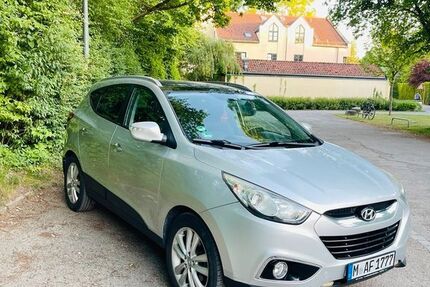 Hyundai TUCSON 170.000 km 7.500 &euro; München 81925