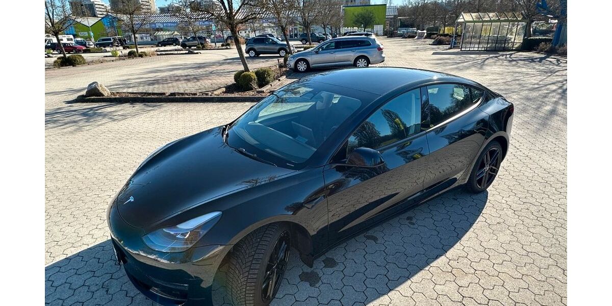 Tesla Model 3 20.600 km 29.000 &euro; München 81545