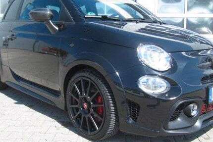 Abarth 695 22.880 km 26.500 &euro; Fürstenfeldbruck 82256